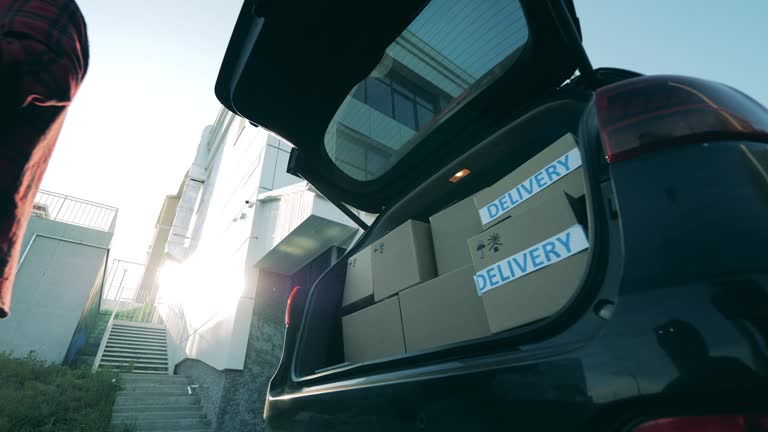 Compact car dispatching parcels